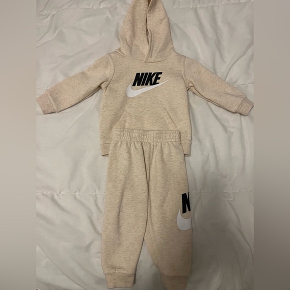 Nike Fleece Sweatshirt Hoodie Jogger Sweatpants Set Cream Oat Neutral - Picture 3 of 8